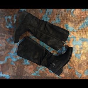 Black western boots